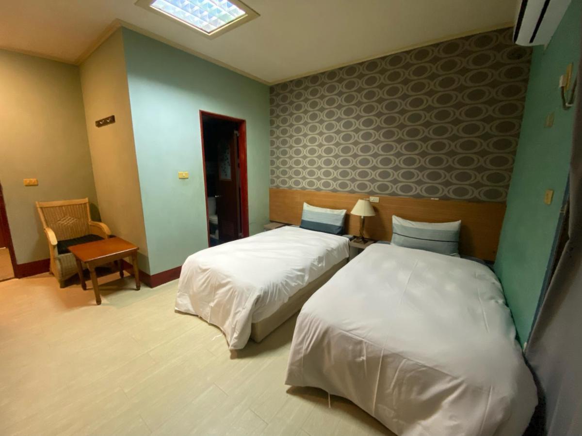 Jiuning Business Hotel Tainan Exterior foto