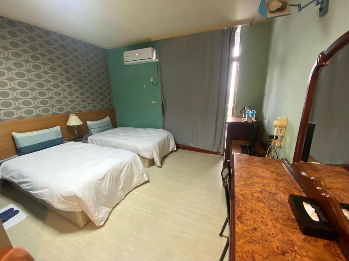 Jiuning Business Hotel Tainan Exterior foto