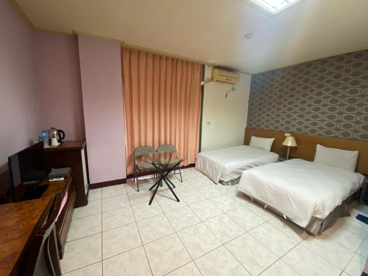 Jiuning Business Hotel Tainan Exterior foto