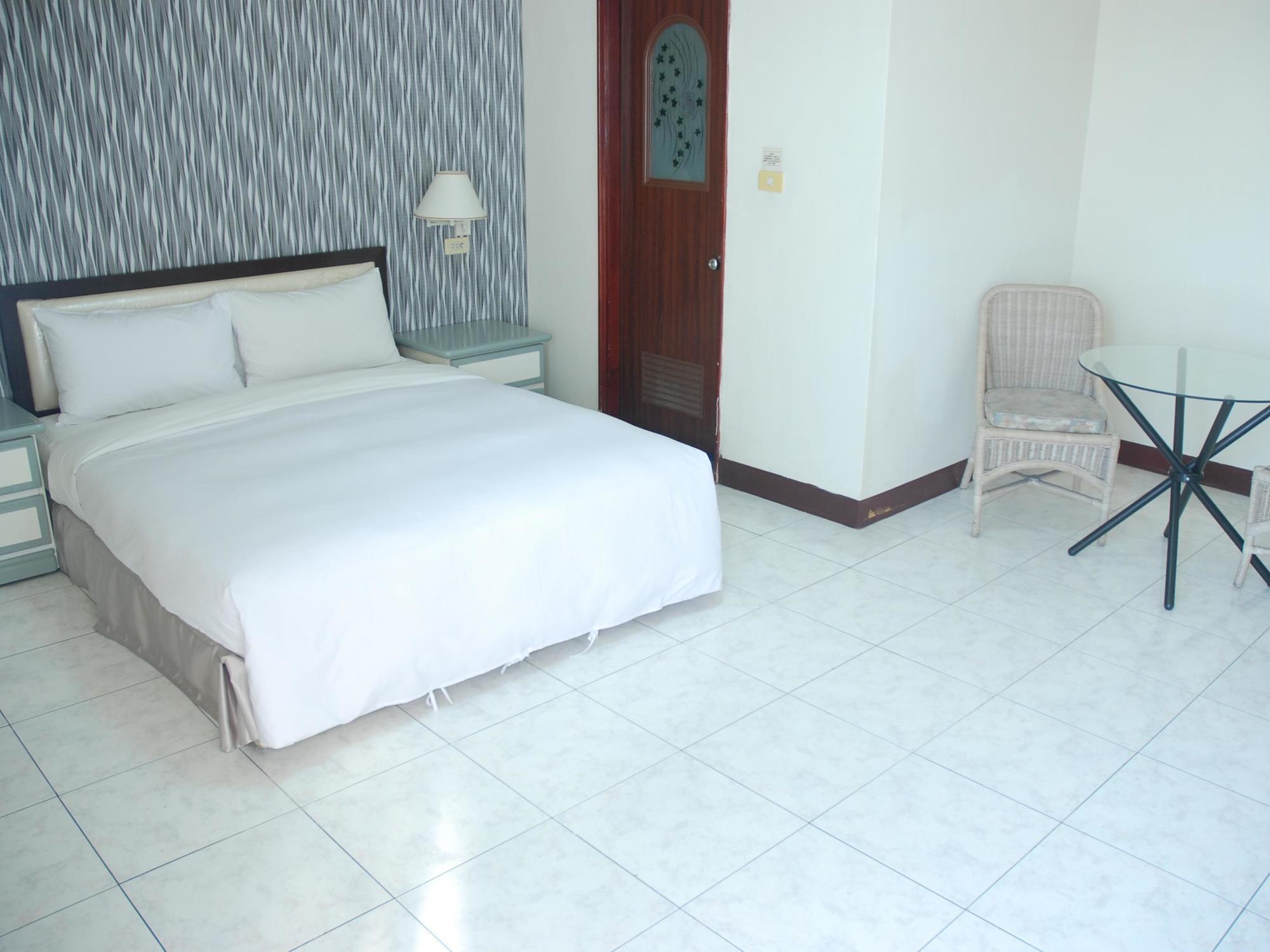 Jiuning Business Hotel Tainan Exterior foto