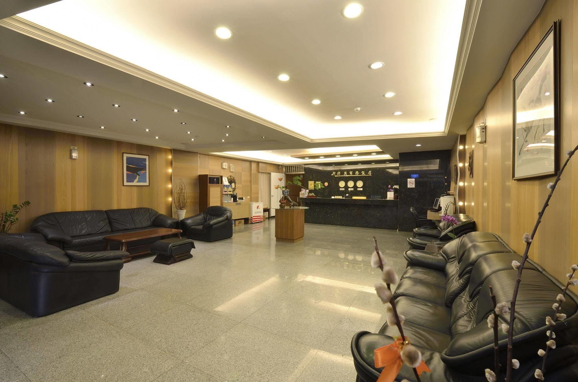 Jiuning Business Hotel Tainan Exterior foto