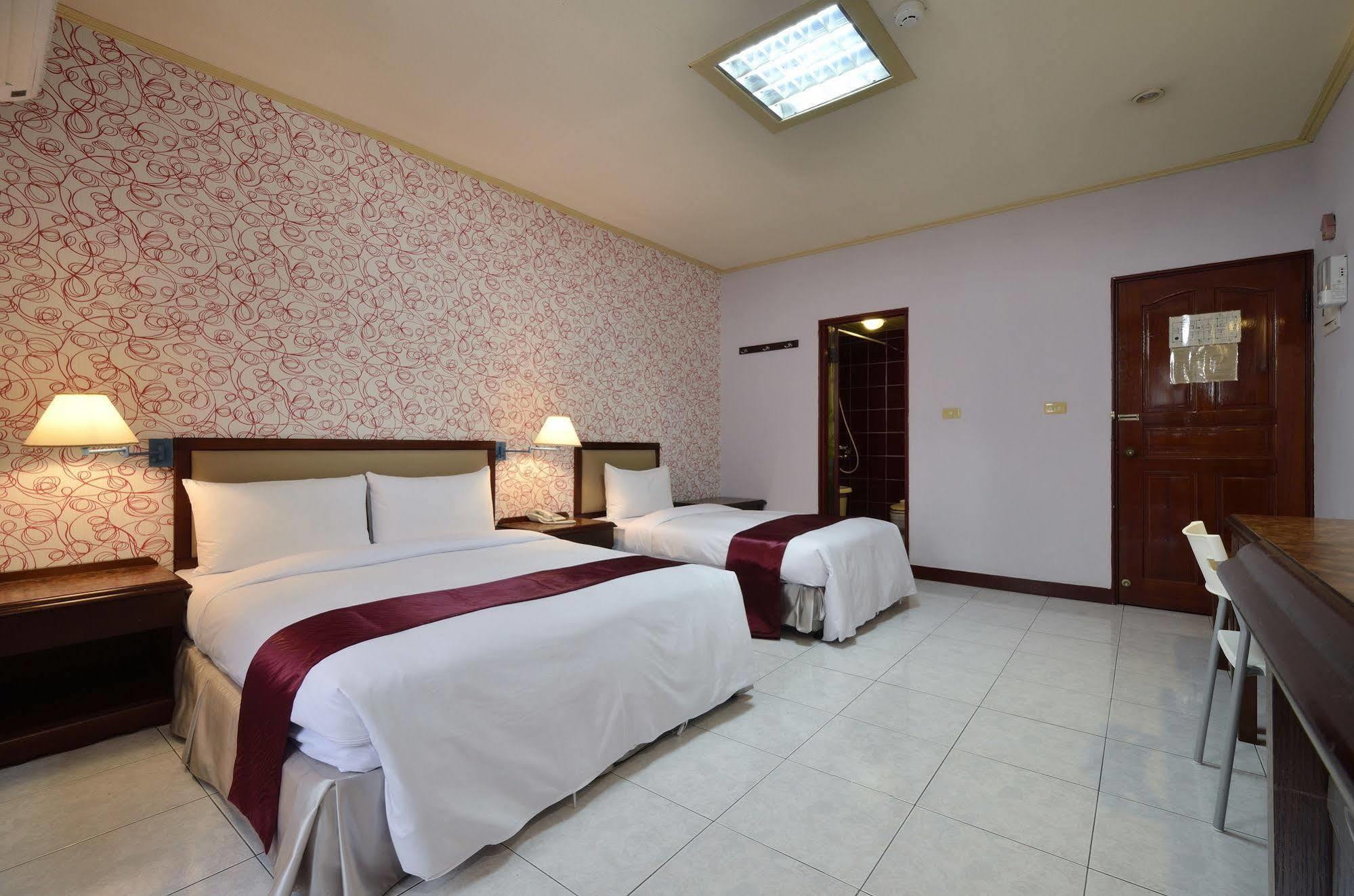 Jiuning Business Hotel Tainan Exterior foto
