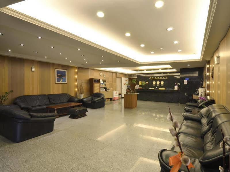 Jiuning Business Hotel Tainan Exterior foto